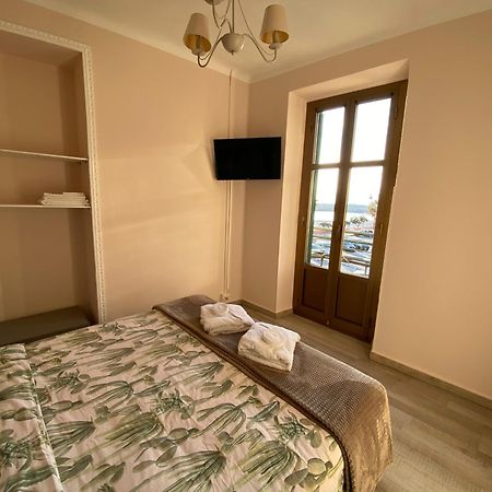 L'Eternita' E' Il Mare Mischiato Col Sole Rimbaud Apartment เวนติมิญา ภายนอก รูปภาพ