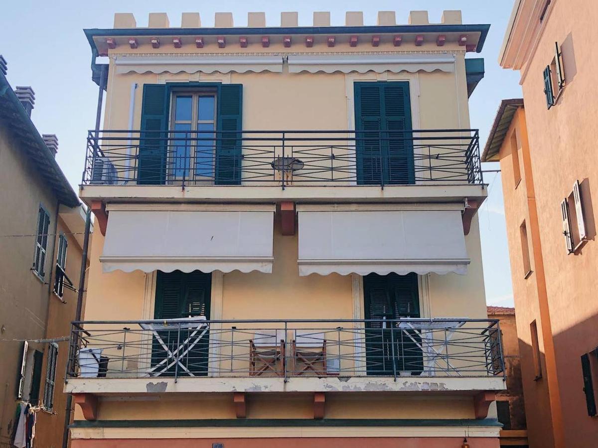 L'Eternita' E' Il Mare Mischiato Col Sole Rimbaud Apartment เวนติมิญา ภายนอก รูปภาพ
