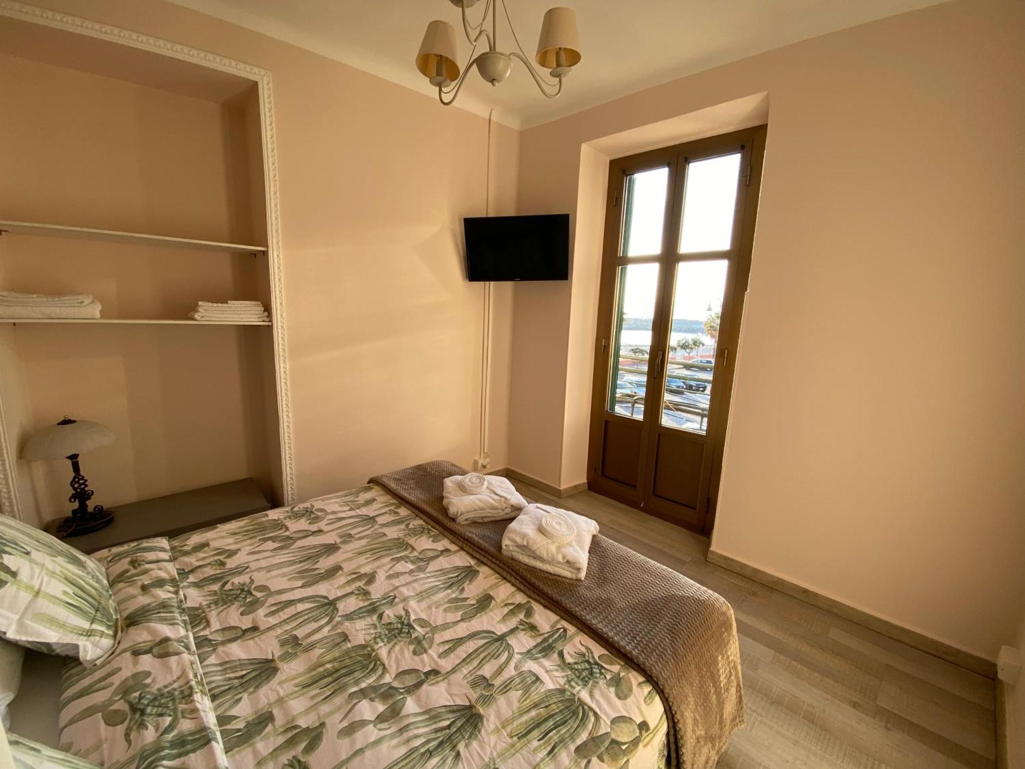 L'Eternita' E' Il Mare Mischiato Col Sole Rimbaud Apartment เวนติมิญา ภายนอก รูปภาพ